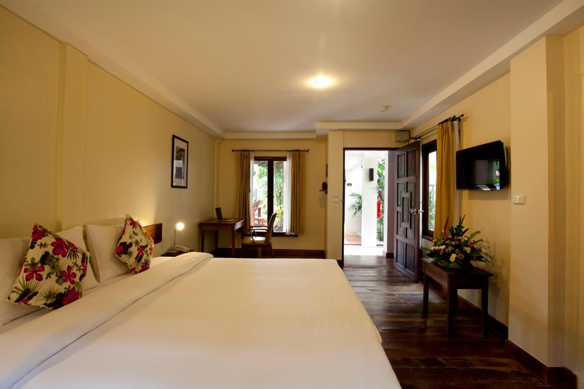 Pier 42 Boutique Resort & Spa Чалонг Экстерьер фото